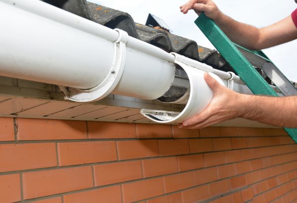 Cost of Gutter Seam Repair in Puyallup